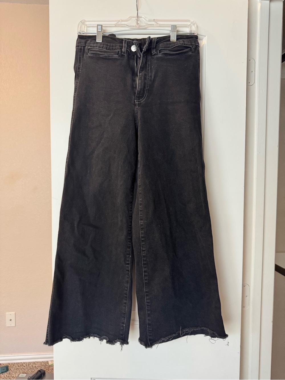 H&M Black Wide-Leg Cropped Jeans
